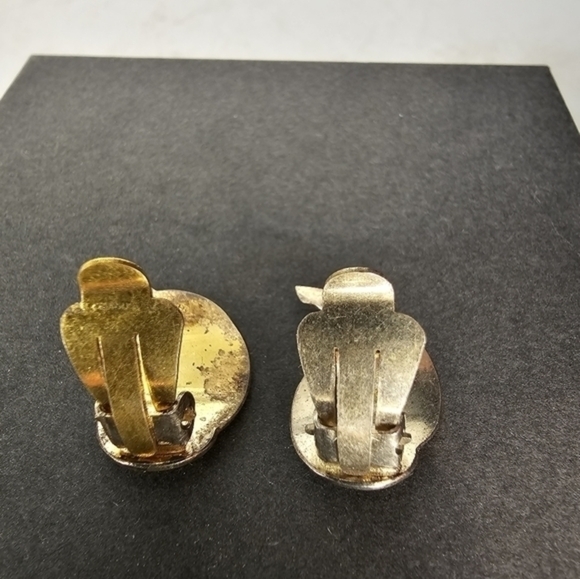 Vintage MCM enamel and Sterling clip on earrings by Hans Myrhe - Picture 4 of 6